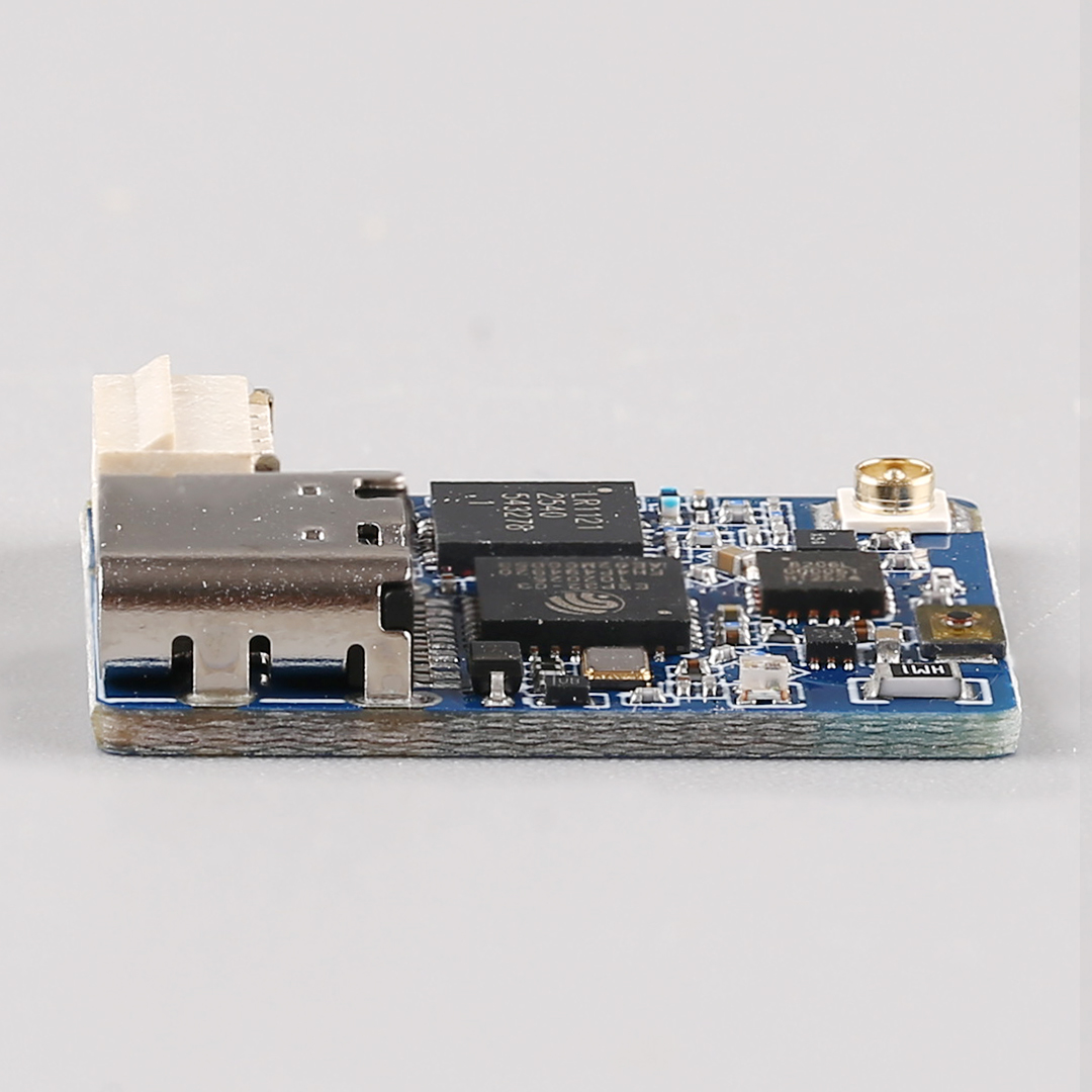BAYCKRC UR100 ExpressLRS Dwuza – Drone Racing Receiver recenzja i cena